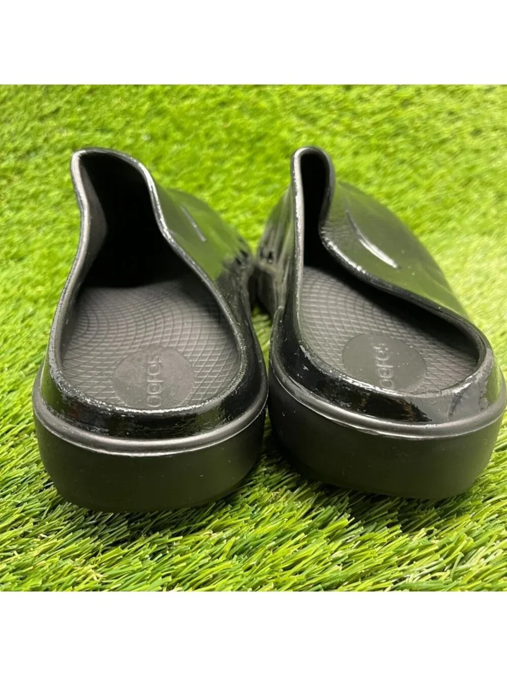 Oofos OOcloog Luxe Clog Womens Size 7 Patent Black Casual Walking Recovery Shoes